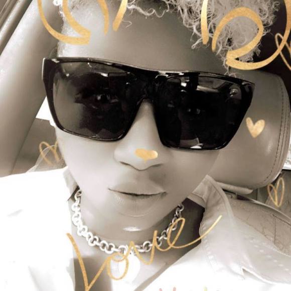 Poshmark profile picture for @kisses